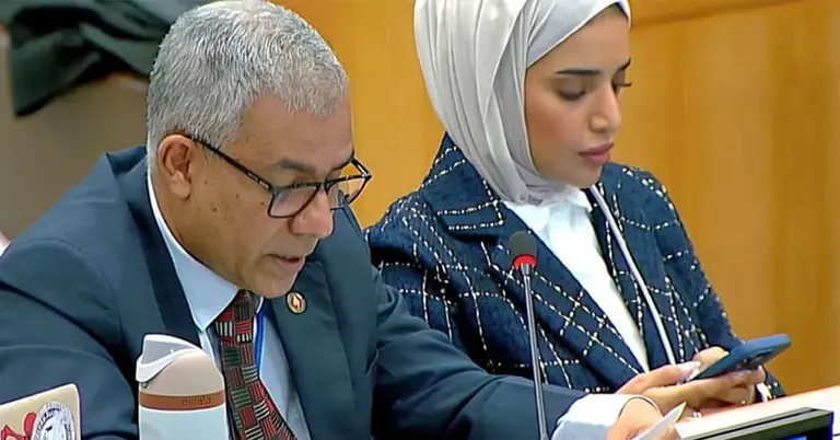 বাংলাদেশ প্রতিনিধিদলের সদস্যরা